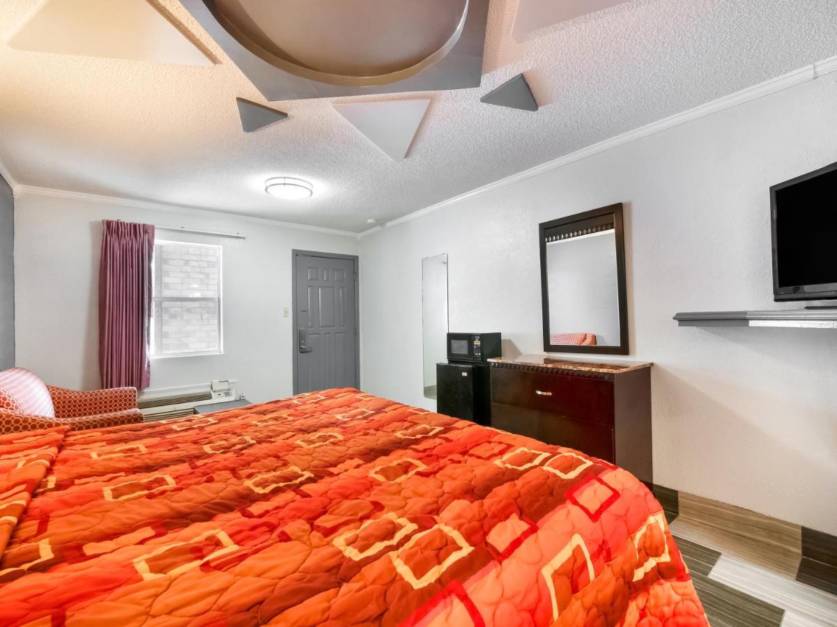 Oyo Hotel Houston I-69 & I-610 ภายนอก รูปภาพ